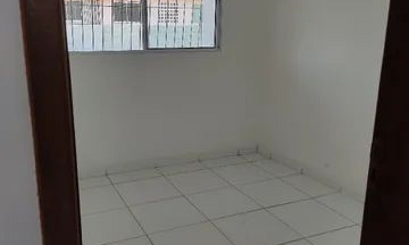 Alugo Um Apartamento...