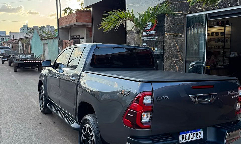 Vendo Hilux Srx 2022...