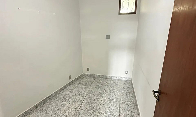 Alugo Casa De 4 Quar...
