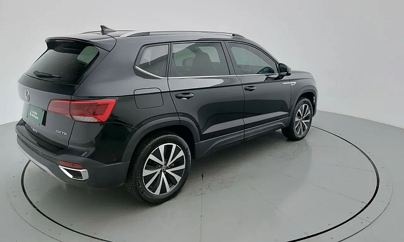 Volkswagen Taos 2023...