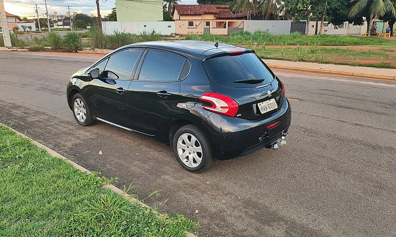 Peugeot 208 1.5, Ano...