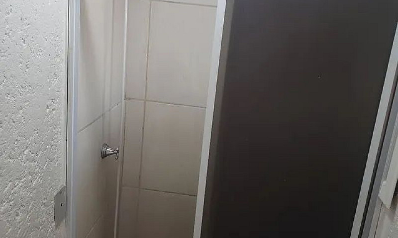 Aluga-Se Kitnet No C...