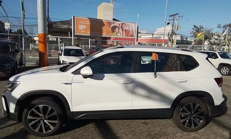 Volkswagen Taos High...