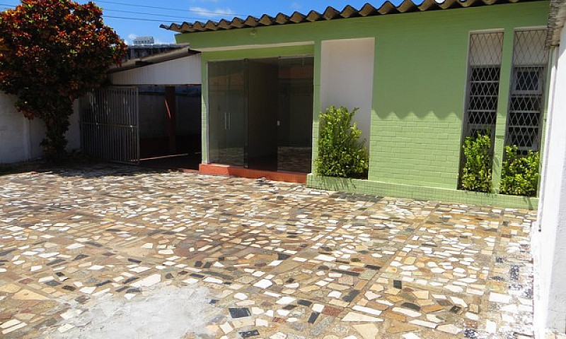 Alugo Casa 4/4, Prox...
