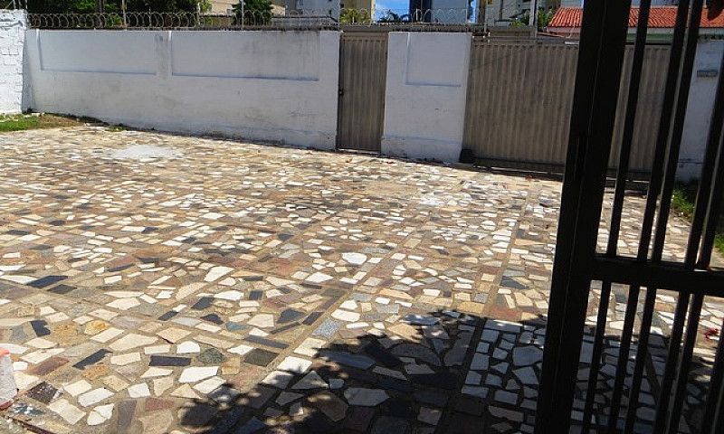 Alugo Casa 4/4, Prox...