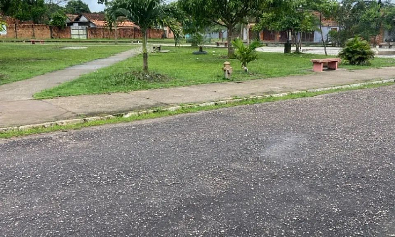 Vendo Uma Casa Quita...