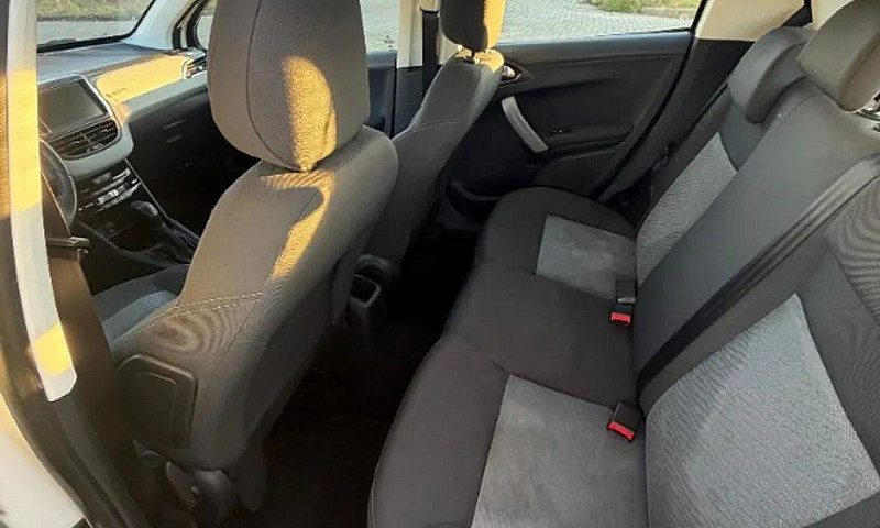 Peugeot 208 Active/A...