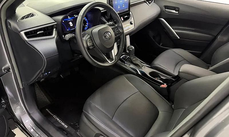 Toyota Corolla Cross...