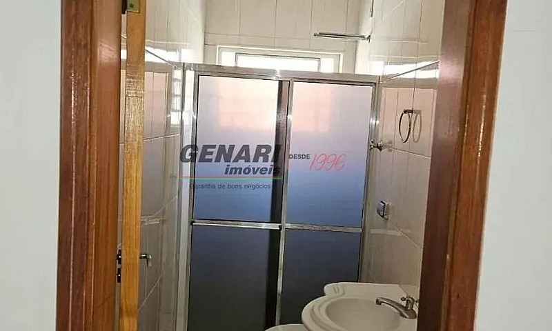Casa Com 2 Dormitóri...