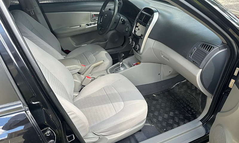 Kia Motors Cerato 1....
