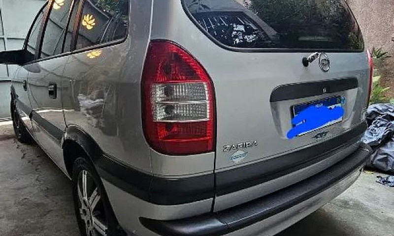 Chevrolet Zafira Com...
