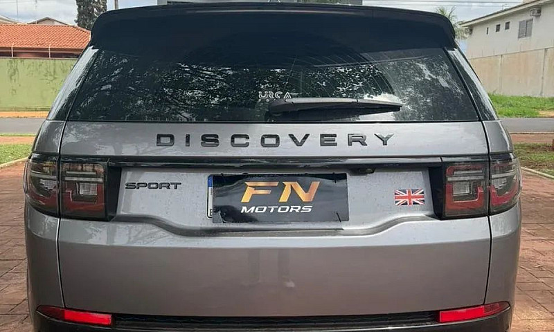 Land Rover Discovery...