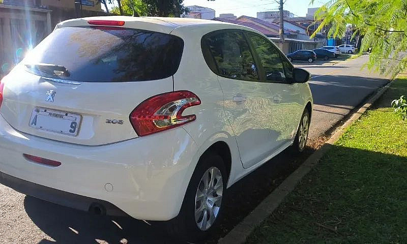 Peugeot 208 Active 1...