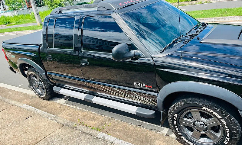 Chevrolet S10 Pick-U...