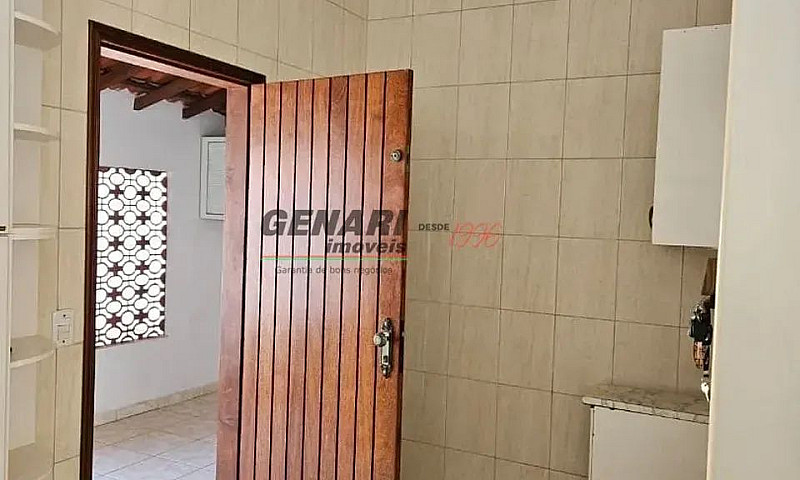 Casa Com 2 Dormitóri...