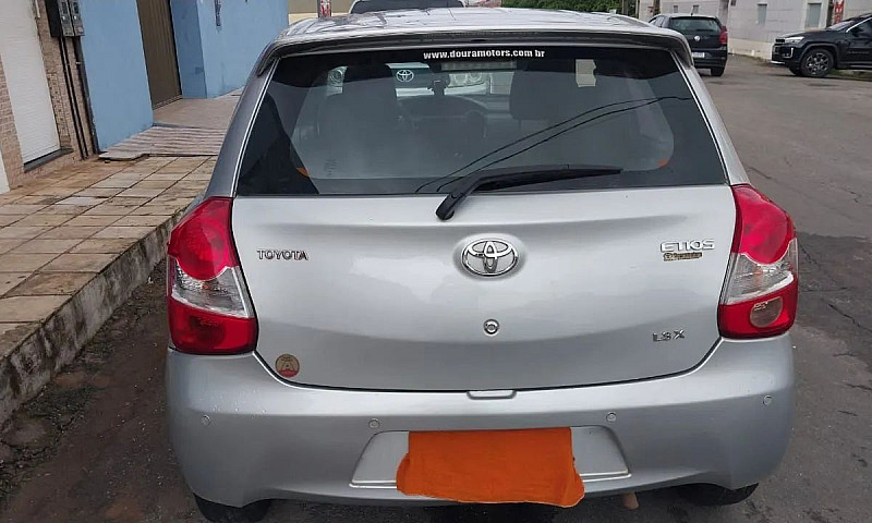Toyota Etios X 1.3 F...