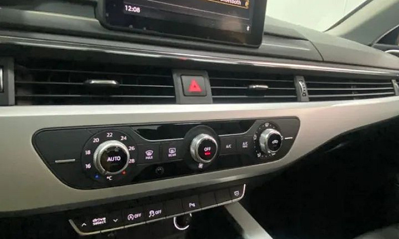 Audi A4 Attraction 2...