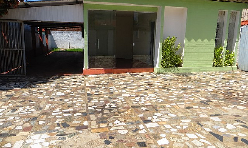Alugo Casa 4/4, Prox...