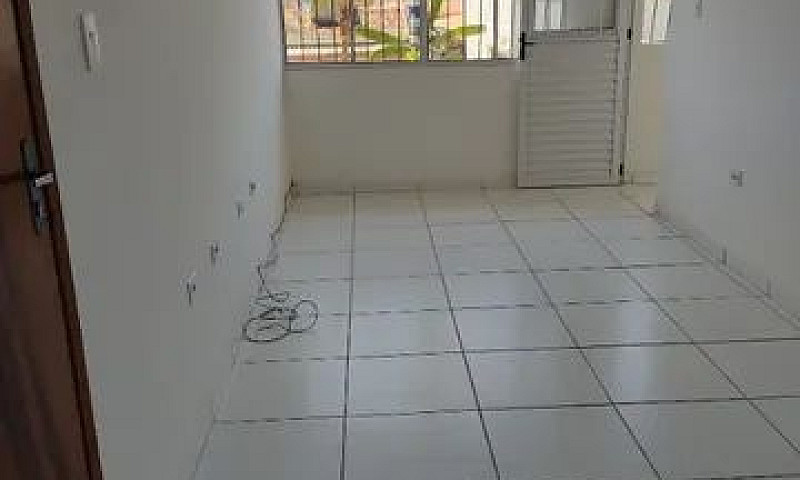 Alugo Um Apartamento...