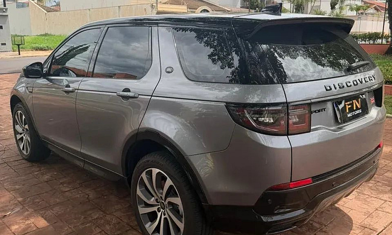 Land Rover Discovery...