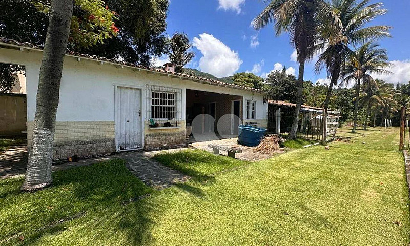 Casa Com 5 Dormitóri...