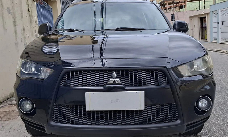 Mitsubishi Outlander...