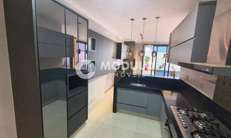 Casa Disponível Para...