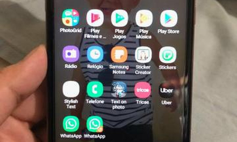 J4+ Samsung...
