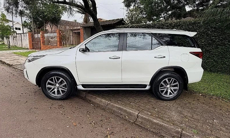 Toyota Hilux Sw4 Srx...