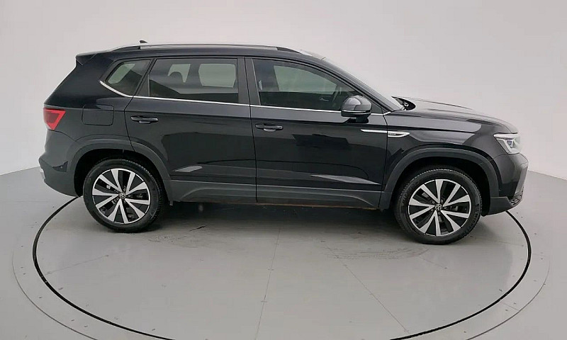 Volkswagen Taos 2023...