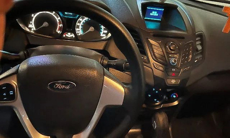 Ford Fiesta Sedan 1....