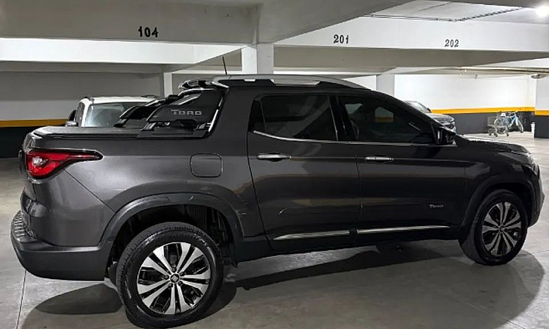 Fiat Toro Volcano 2....