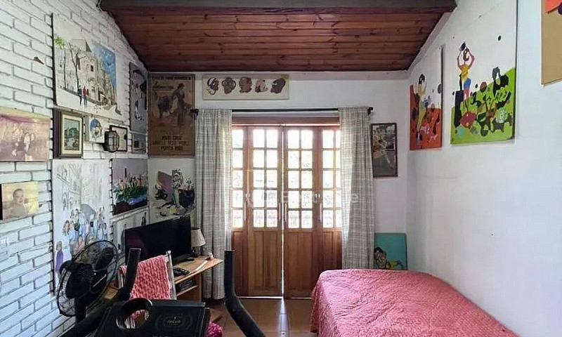 Casa À Venda Com 250...