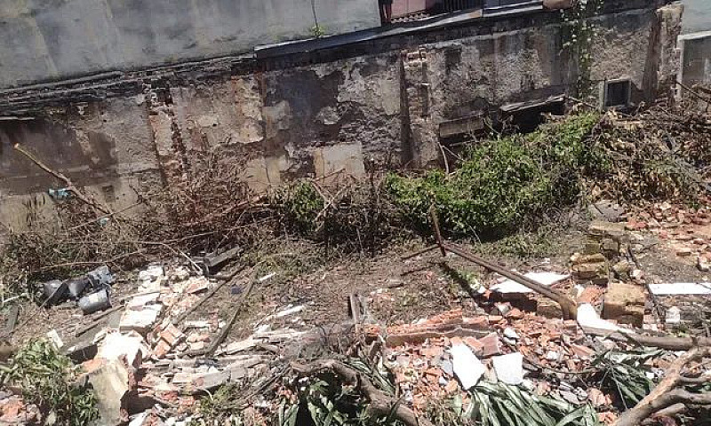 Vendo Terreno Centro...