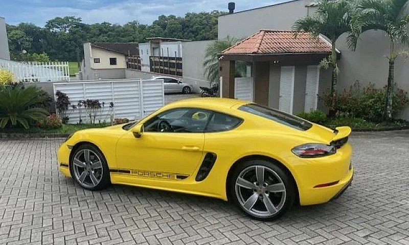 Porsche 718 Cayman 2...