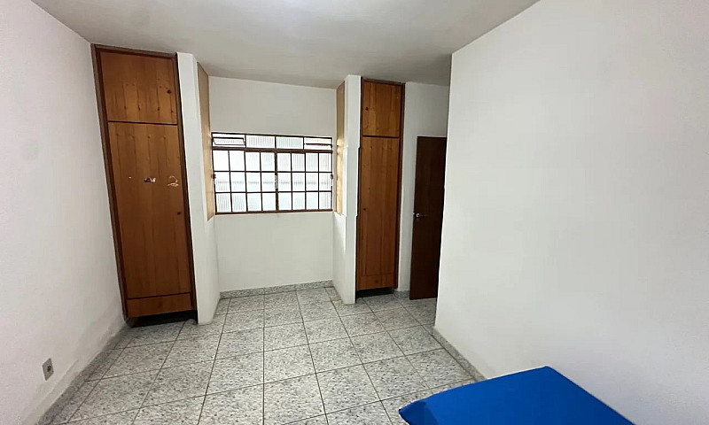Alugo Casa De 4 Quar...