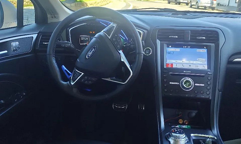 Ford Fusion Titanium...