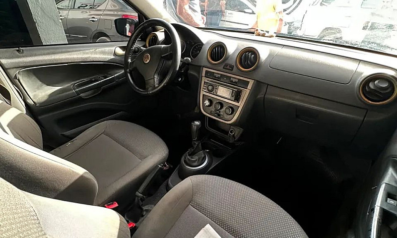 Volkswagen Voyage Co...