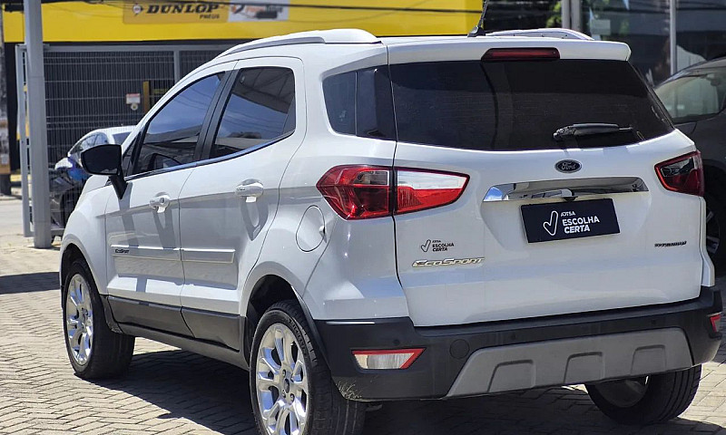 Ford Ecosport Titani...