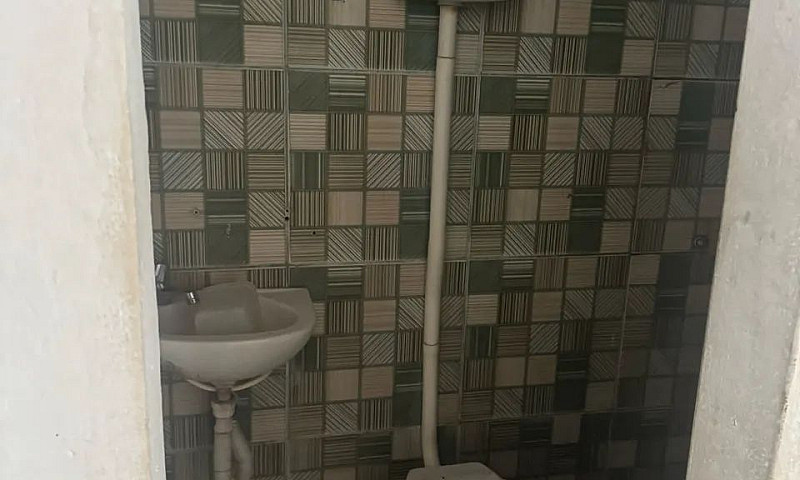 Vendo Essa Casa ...