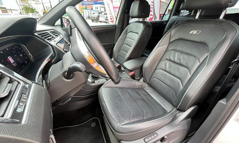 Volkswagen  Tiguan A...