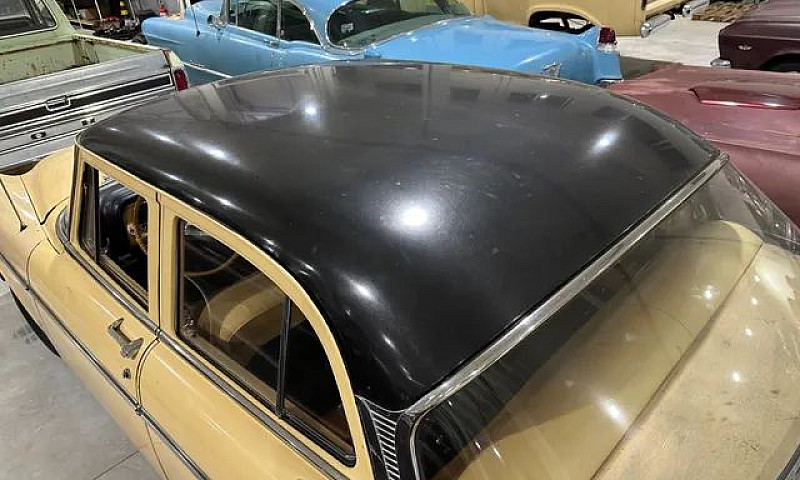 Plymouth Belvedere 1...