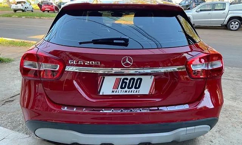 Mercedes-Benz Gla200...