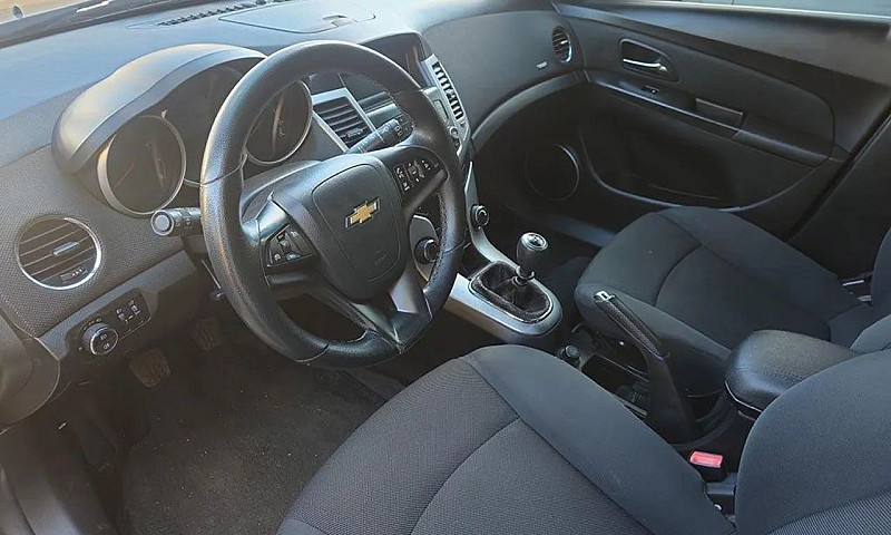Chevrolet Cruze Hb S...