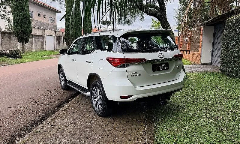 Toyota Hilux Sw4 Srx...