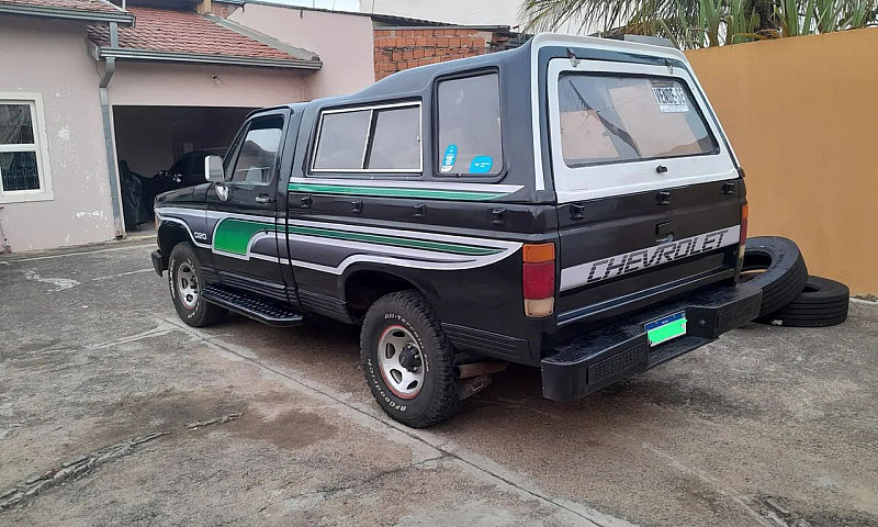 Chevrolet D-20 S 3.9...