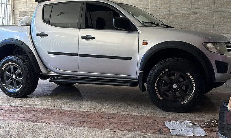 Mitsubishi L200 Trit...