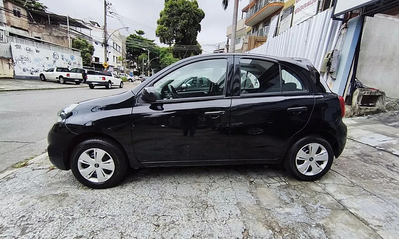 Nissan March S 1.0 1...