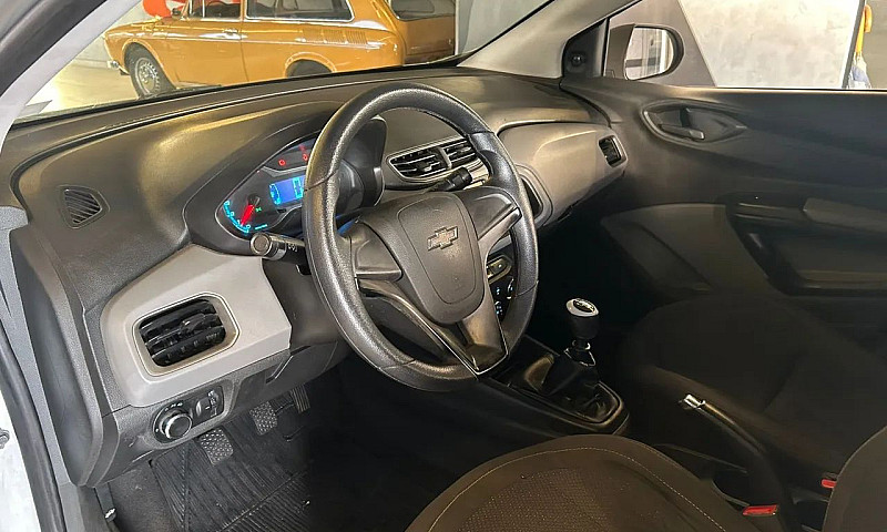 Chevrolet Onix Hatch...
