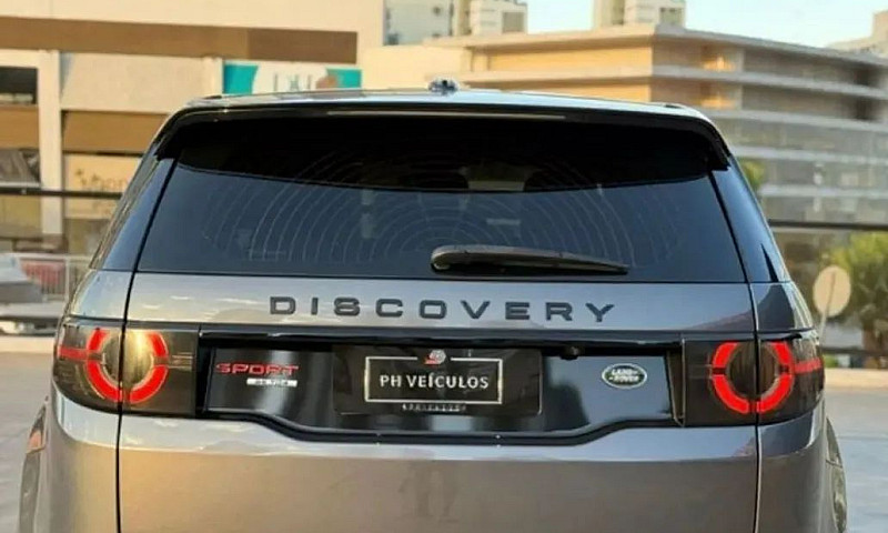 Land Rover Discovery...